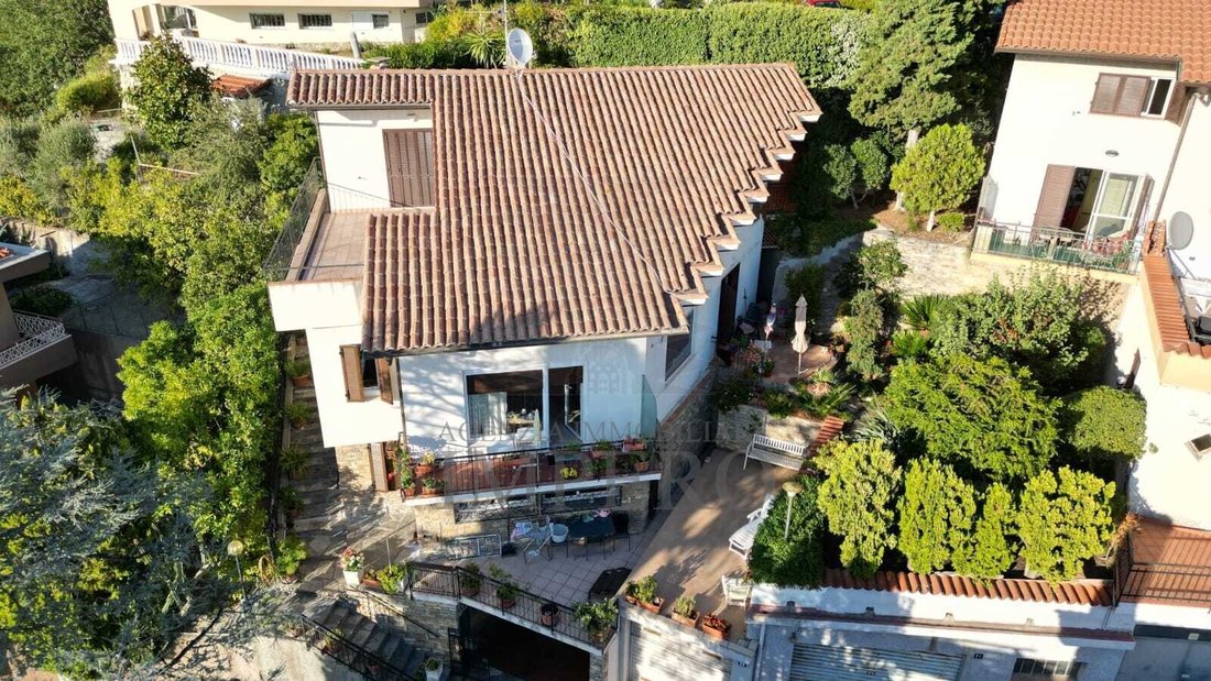 Villa in Bordighera, Liguria, Italy 2 - 17255763