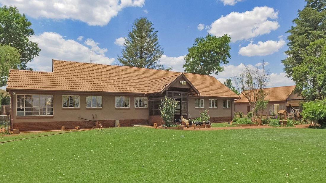 Farm Ranch in Mogale City Local Municipality, Gauteng, South Africa 2 - 17250866