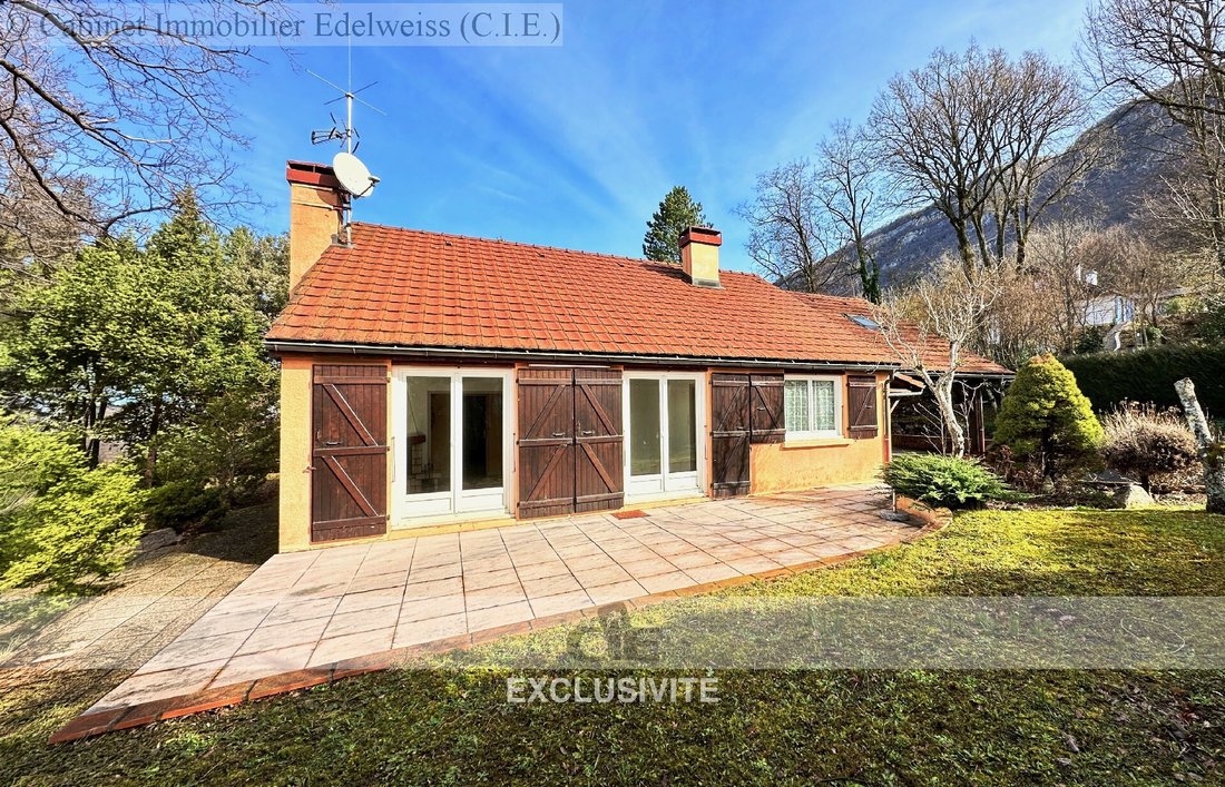 House in Collonges-sous-Salève, Auvergne-Rhône-Alpes, France 1 - 17255253