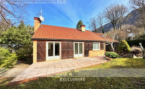 House in Collonges-sous-Salève, Auvergne-Rhône-Alpes, France 1