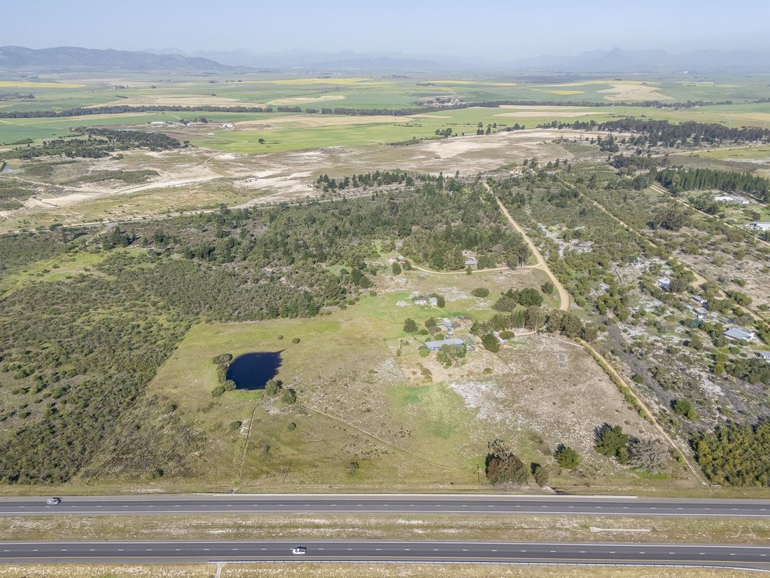 Farm Ranch in Johannesburg, Gauteng, South Africa 1 - 17249283