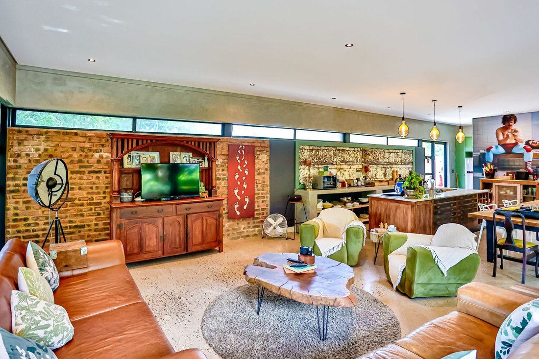 House in Sheffield Beach, KwaZulu-Natal, South Africa 4 - 17252760