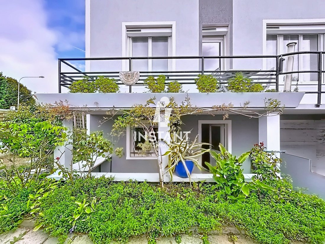 House in Creteil, Ile-de-France, France 1 - 17256713