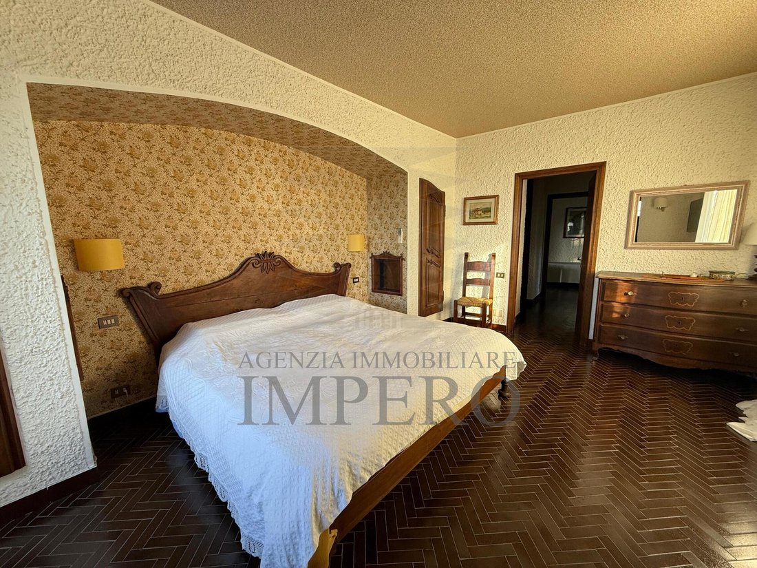 Villa in Bordighera, Liguria, Italy 3 - 17255401