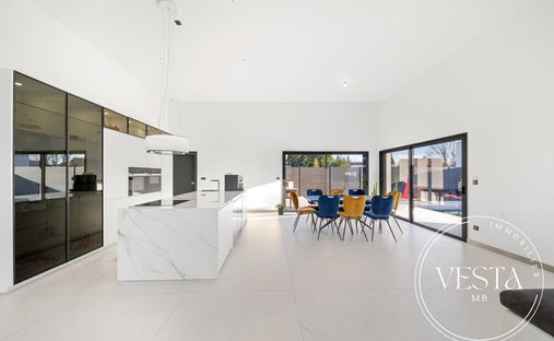 House in Fauverney, Bourgogne – Franche-Comté, France 1