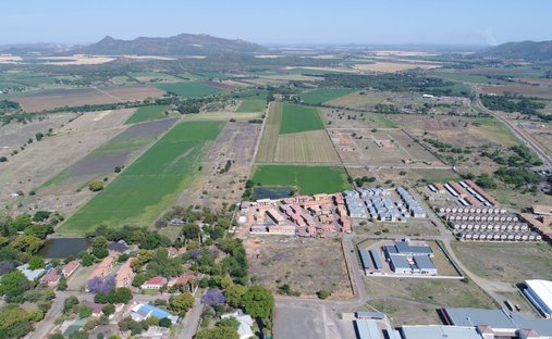 Terreno a Brits, Provincia del Nordovest, Sudafrica 1