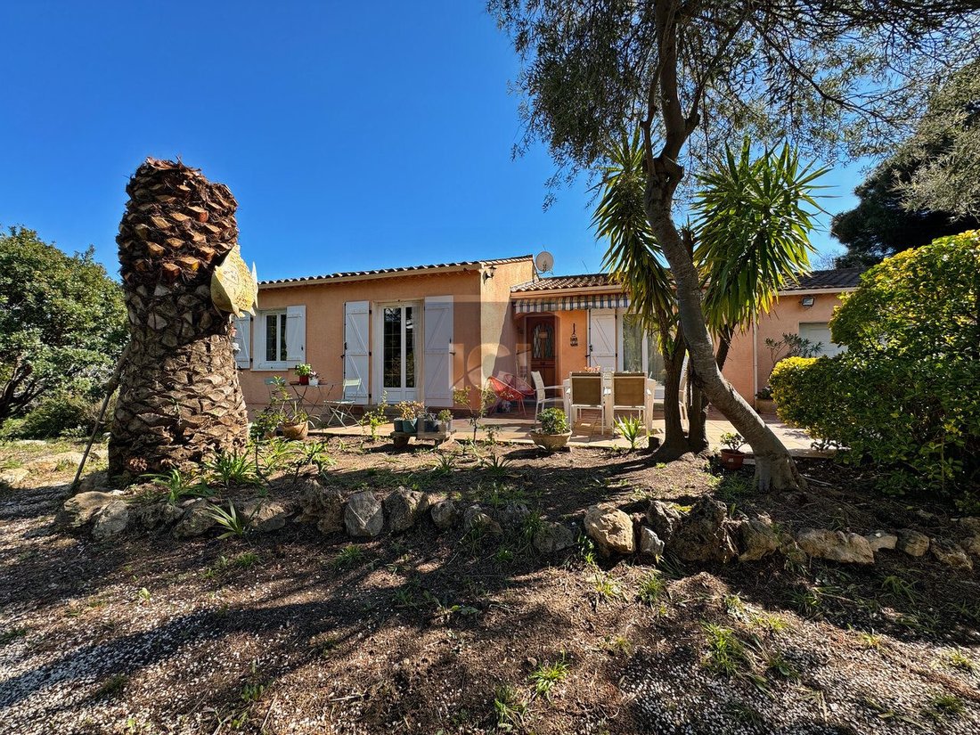 Villa in Ville-Les Saquedes-Le Bouillonnet, Sainte-Maxime, France 2 - 15704722