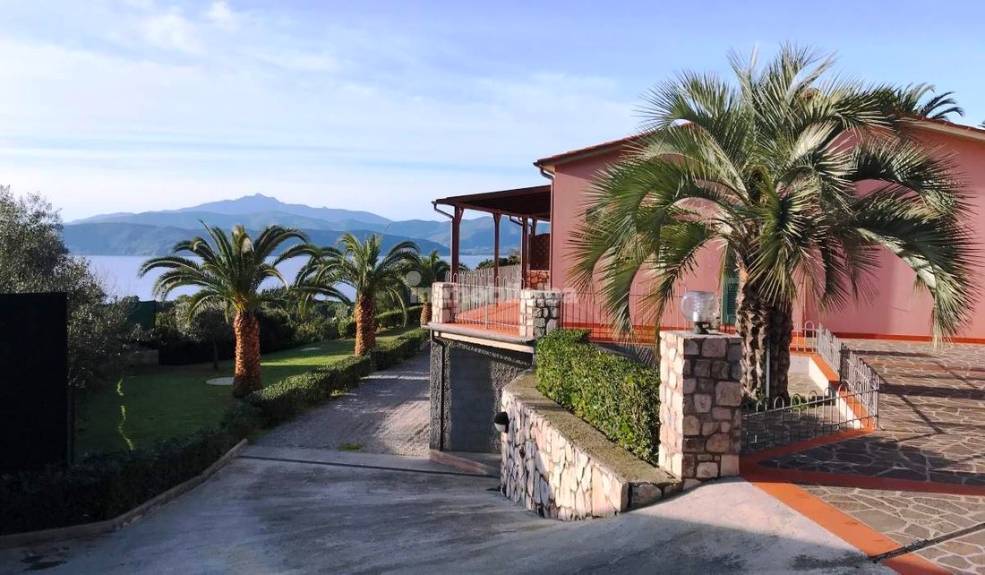 Villa in Capoliveri, Tuscany, Italy 3 - 17247225