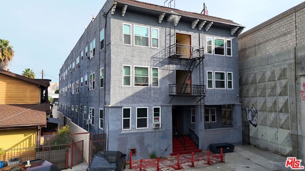 Los Angeles, California, United States 3 - 17253764