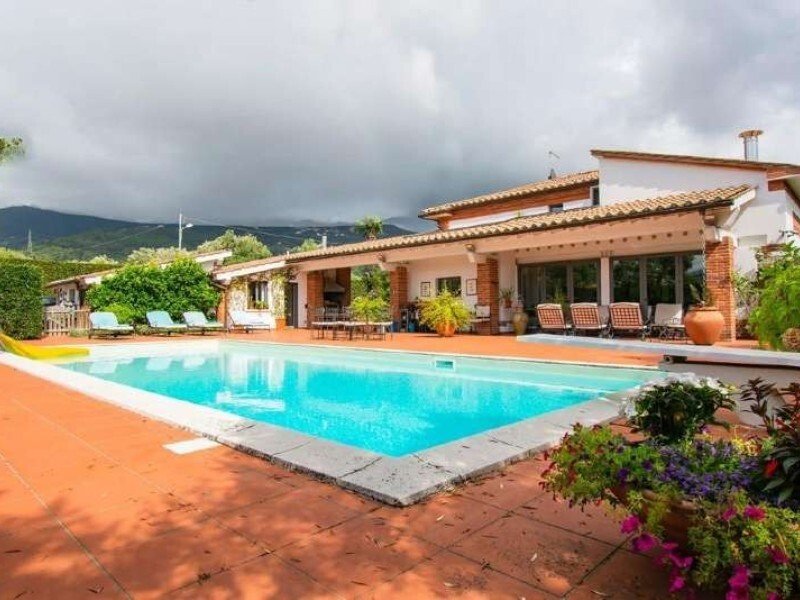 Country House in Pietrasanta, Tuscany, Italy 1 - 17254162