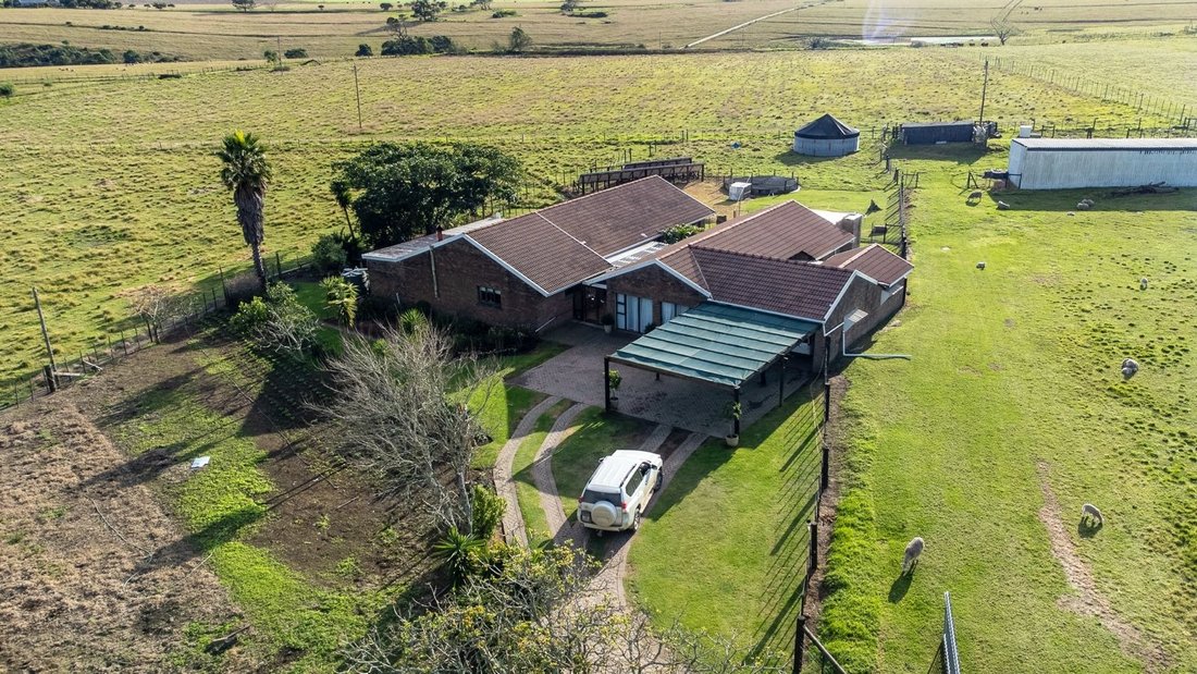 Farm Ranch in Johannesburg, Gauteng, South Africa 2 - 17251011
