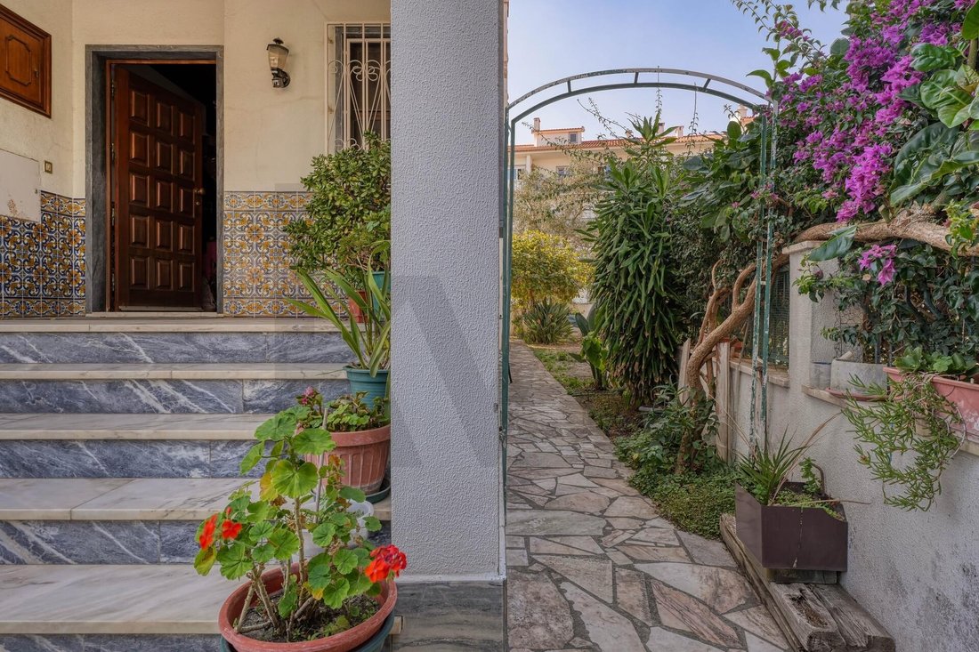 House in Carcavelos e Parede, Lisbon, Portugal 2 - 17252302