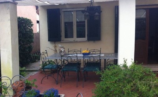 Villa in Vittoria Apuana, Forte dei Marmi, Tuscany 1