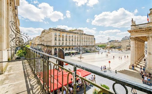 Apartment in Hôtel de Ville-Quinconce-Saint Seurin-Fondaudège, Bordeaux, France 1