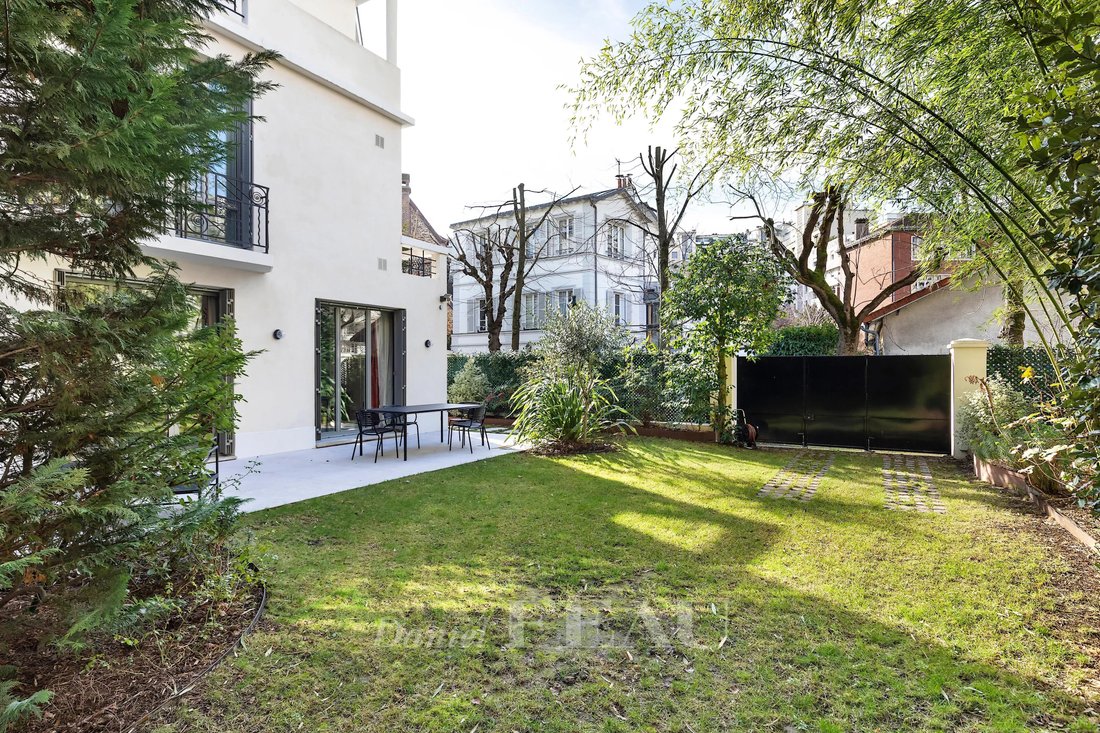 Estate in Auteuil Sud, Paris 16e Arrondissement, Paris 4 - 17140837