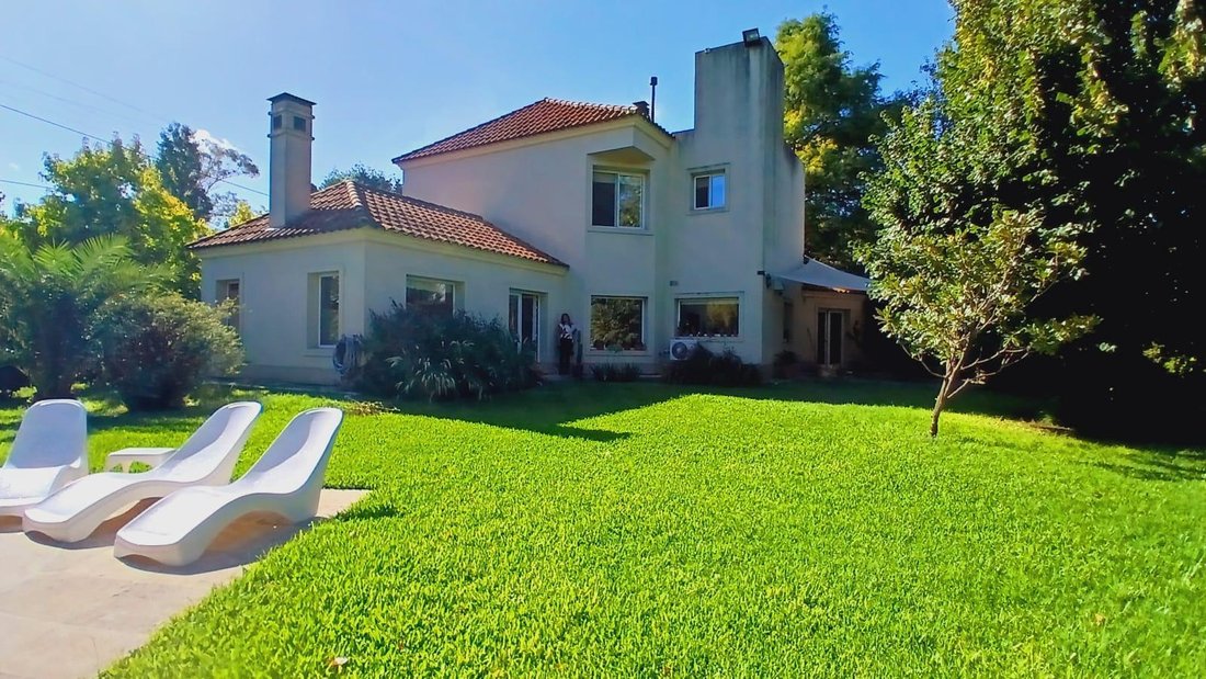 House in Villa Udaondo, Buenos Aires Province, Argentina 1 - 17250953