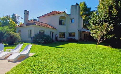 House in Villa Udaondo, Buenos Aires Province, Argentina 1