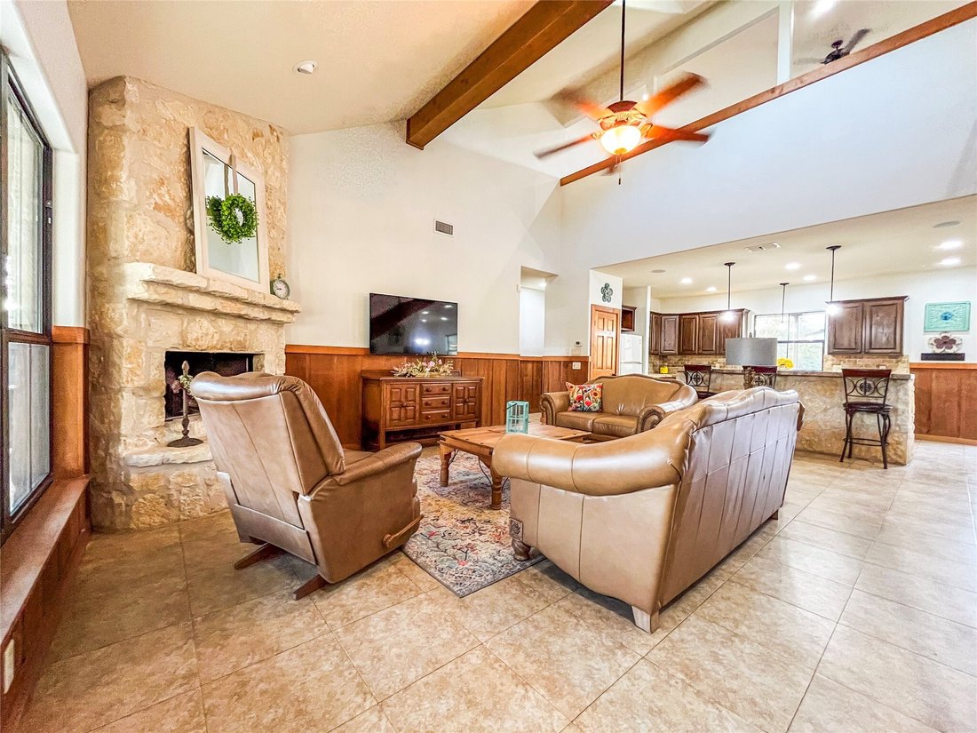 House in Concan, Texas, United States 2 - 17249578