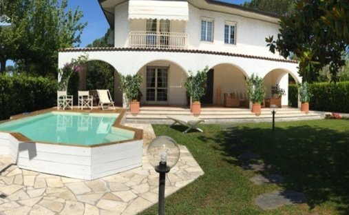 Villa in Center, Forte dei Marmi, Tuscany 1