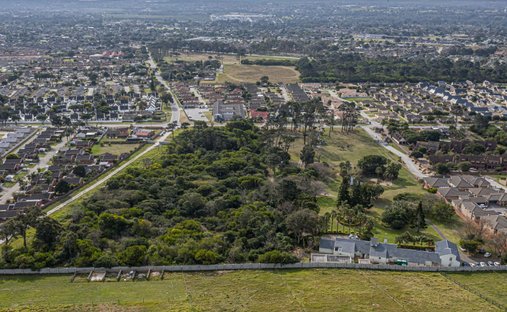 Land in Gqeberha, Eastern Cape, South Africa 1