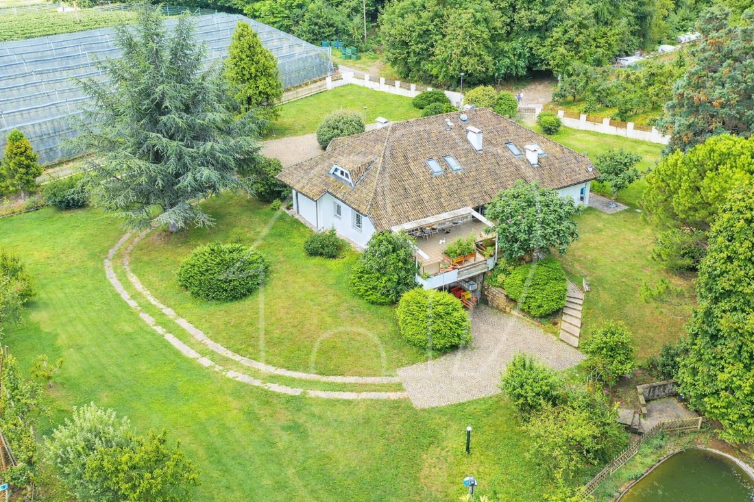 Villa in Appiano Sulla Strada del Vino / Eppan an der Weinstraße, Trentino – Alto Adige/Südtirol, Italy 3 - 17255975