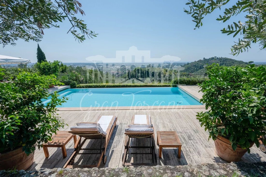 House in Camaiore, Tuscany, Italy 1 - 17248006