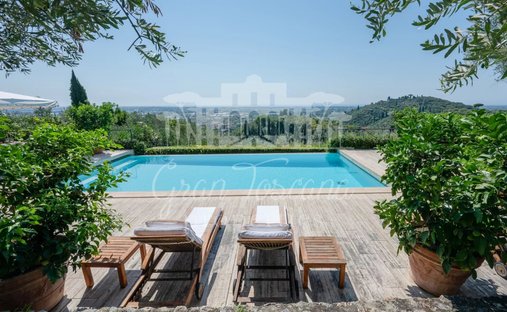 House in Camaiore, Tuscany, Italy 1