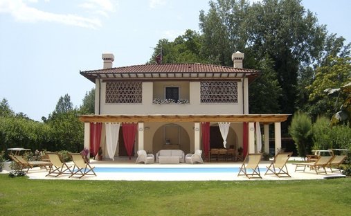Villa in Roma Imperiale, Forte dei Marmi, Tuscany 1