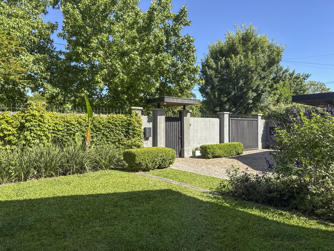 House in San Isidro, Buenos Aires Province, Argentina 3 - 17250562