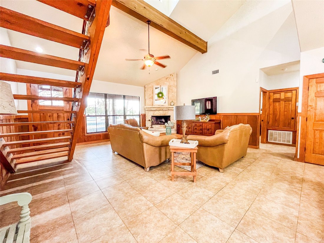 House in Concan, Texas, United States 4 - 17249578