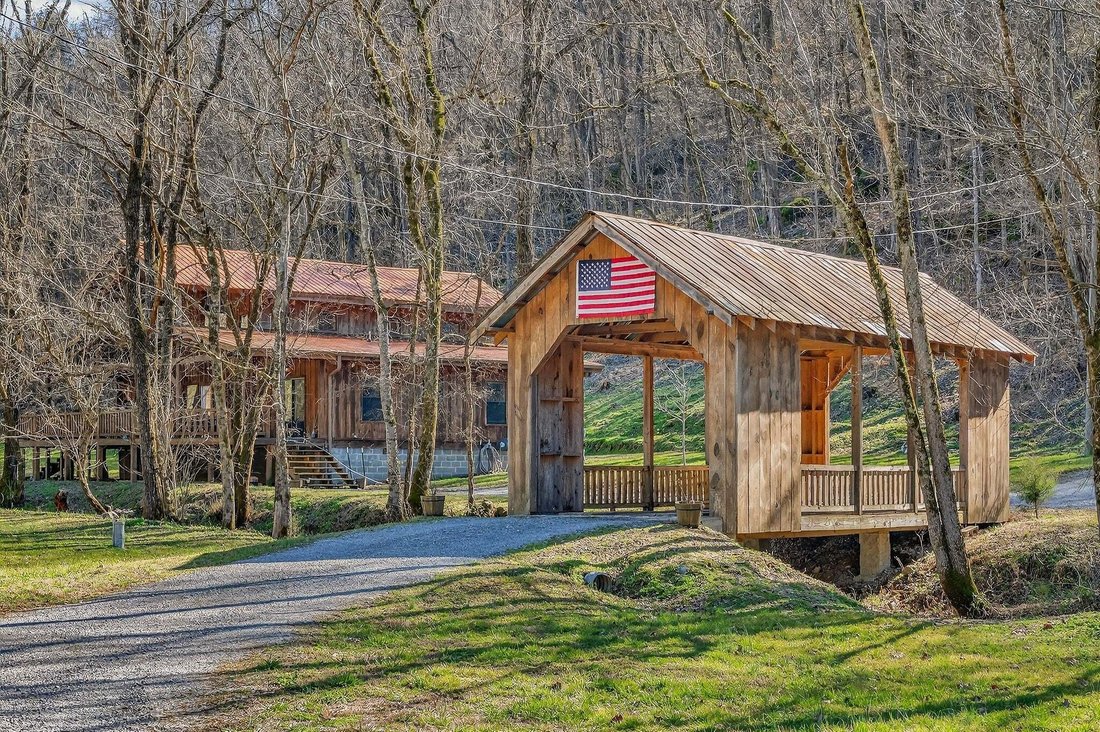 House in Alexandria, Tennessee, United States 1 - 17250525