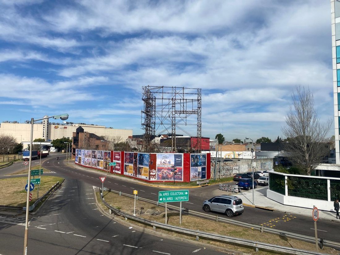 Land in Munro, Buenos Aires Province, Argentina 2 - 17250893