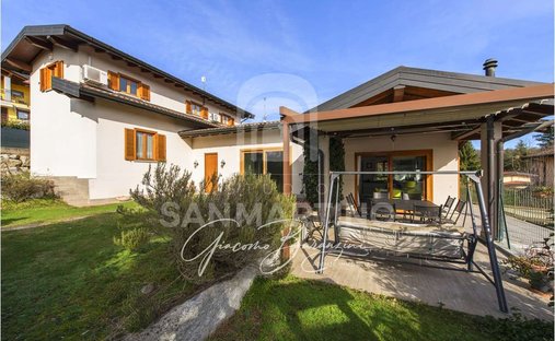 Villa in Travedona Monate, Lombardy, Italy 1