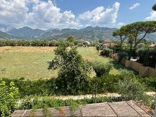 House in Pietrasanta, Tuscany, Italy 4 - 17254128