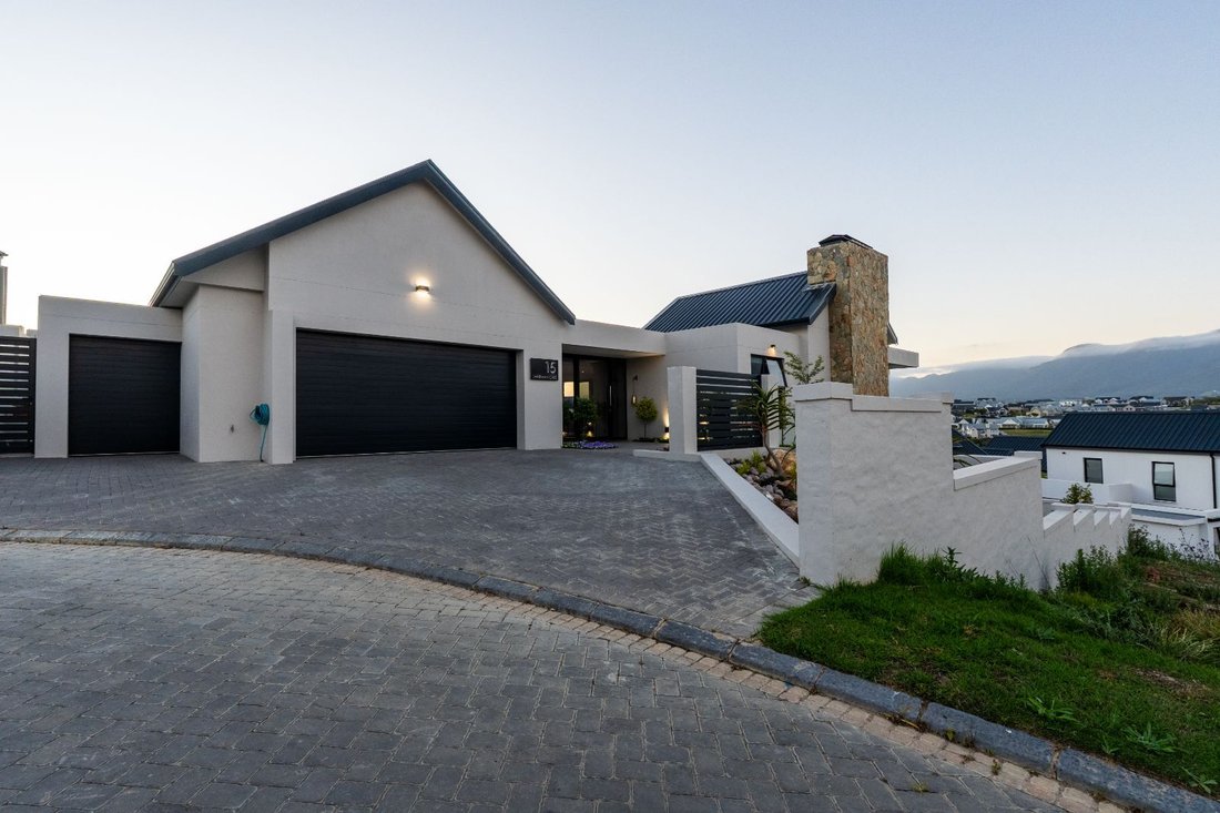 House in George, Western Cape, South Africa 2 - 17251647