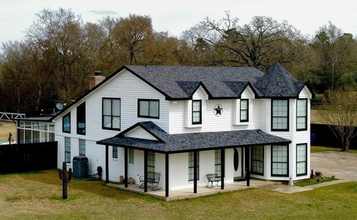 House in Oakhurst, Texas, United States 1