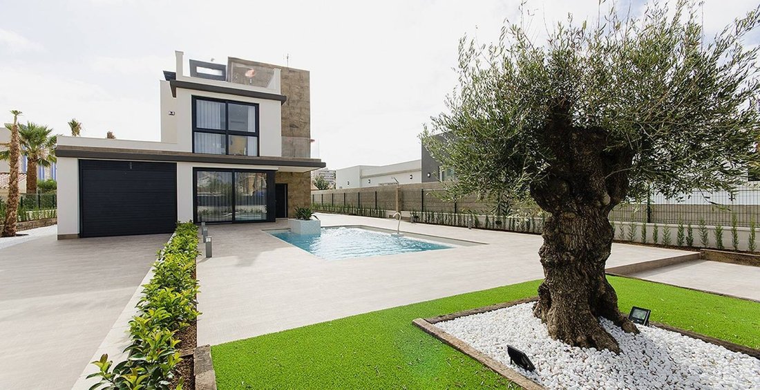 Villa in Dehesa de Campoamor, Orihuela, Valencian Community 1 - 17247801