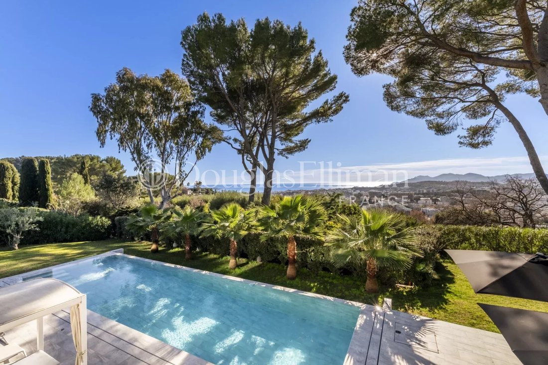 Villa in Mougins, Provence-Alpes-Côte d'Azur, France 2 - 17254582