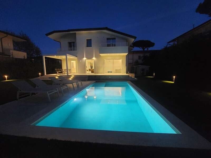 Villa in Tonfano, Pietrasanta, Italy 1 - 17254419