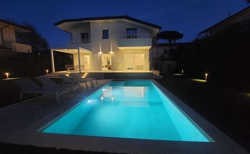 Villa à Tonfano, Pietrasanta, Italie 1