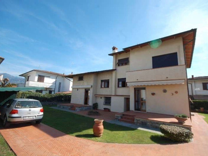 Villa in Tonfano, Pietrasanta, Italy 1 - 17254929