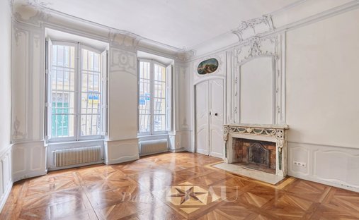 Apartment in Comtale-Cente-Cours Mirabeau, Aix-en-Provence, France 1