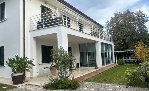 Villa in Center, Forte dei Marmi, Tuscany 1