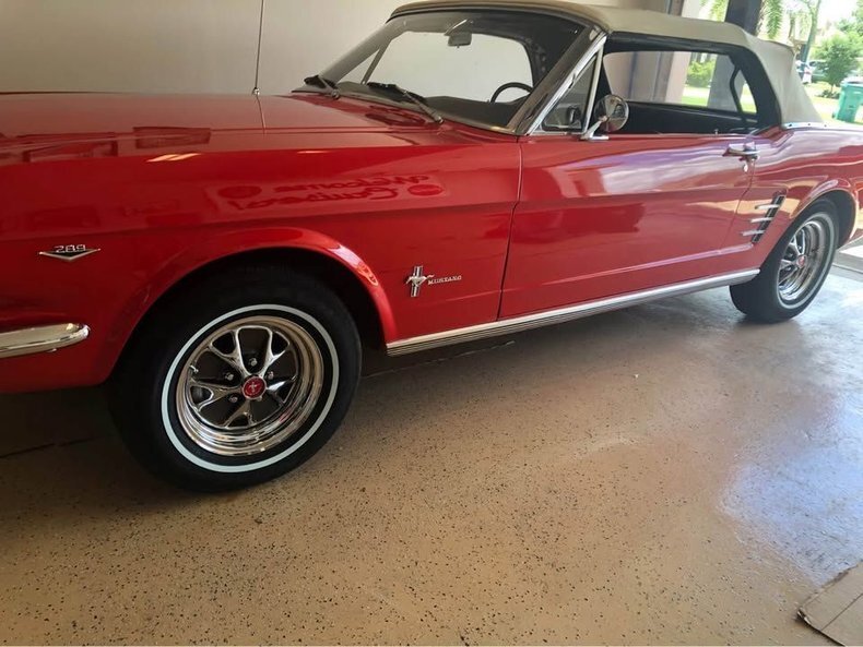 Cabriolet in Glendale, United States 2 - 17256922