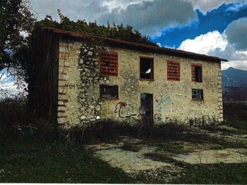 Country House in Vittoria Apuana, Forte dei Marmi, Tuscany 1 - 17254192