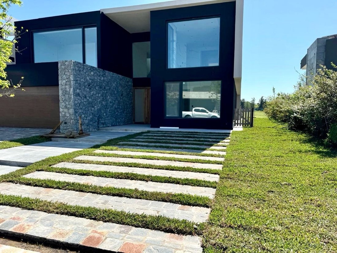 House in Rincón de Milberg, Buenos Aires Province, Argentina 3 - 17250509