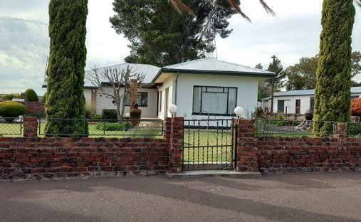 Farm Ranch in Victoria West, Northern Cape, South Africa 1