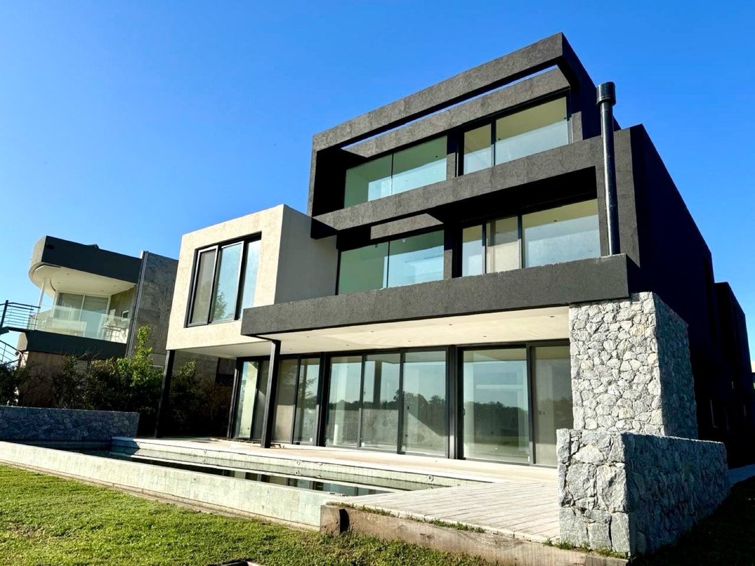 House in Rincón de Milberg, Buenos Aires Province, Argentina 1 - 17250509