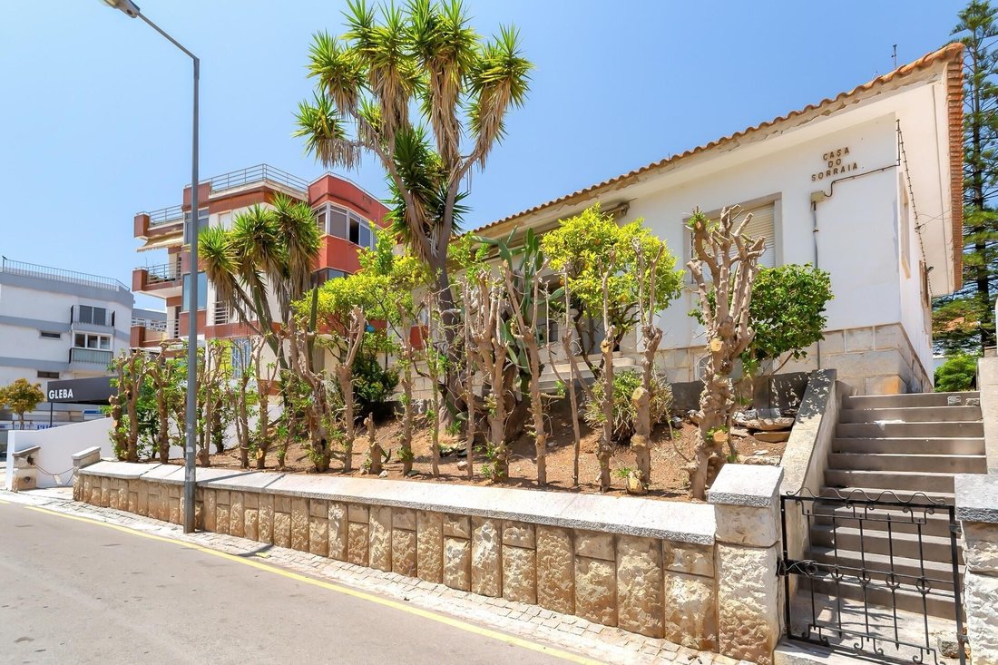 House in Parede, Lisbon, Portugal 1 - 17249223