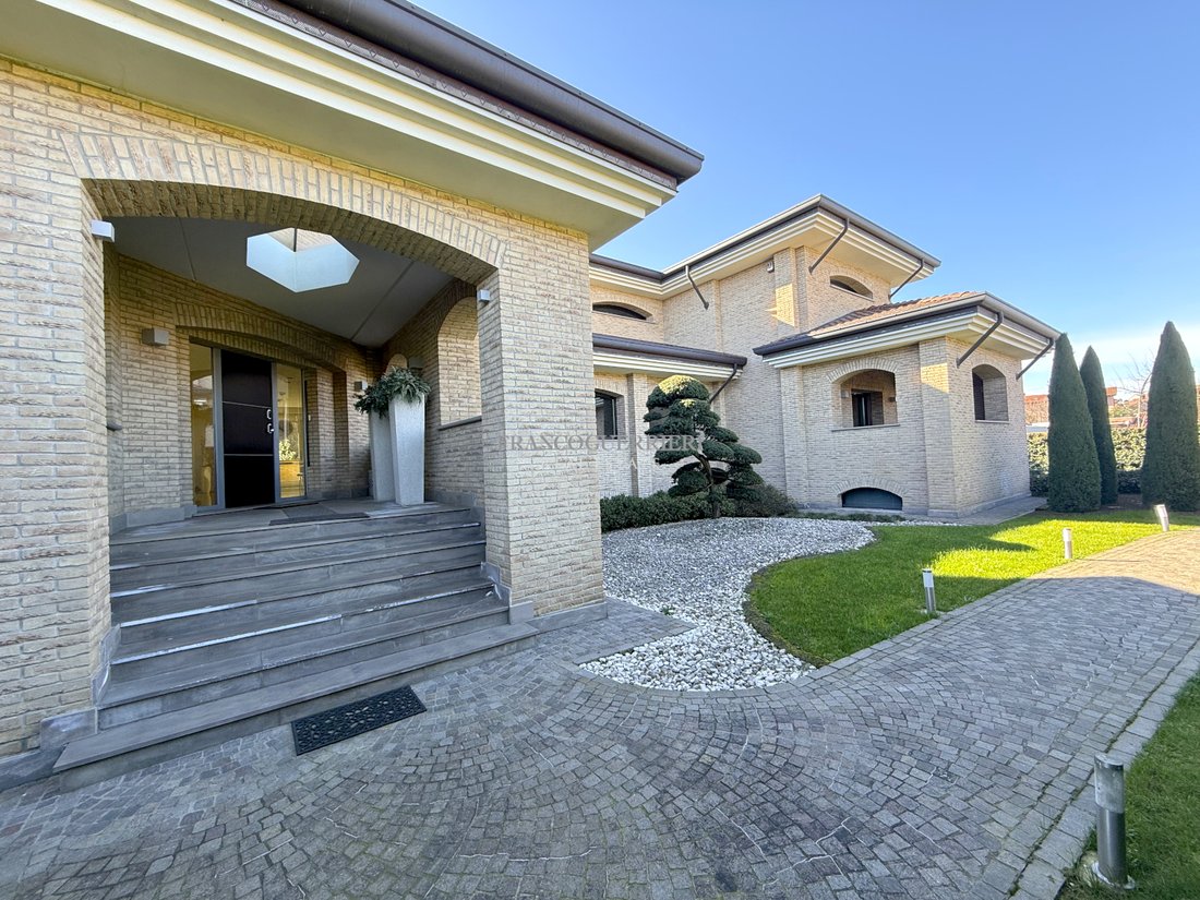 Villa à Bellusco, Lombardie, Italie 3 - 17247216